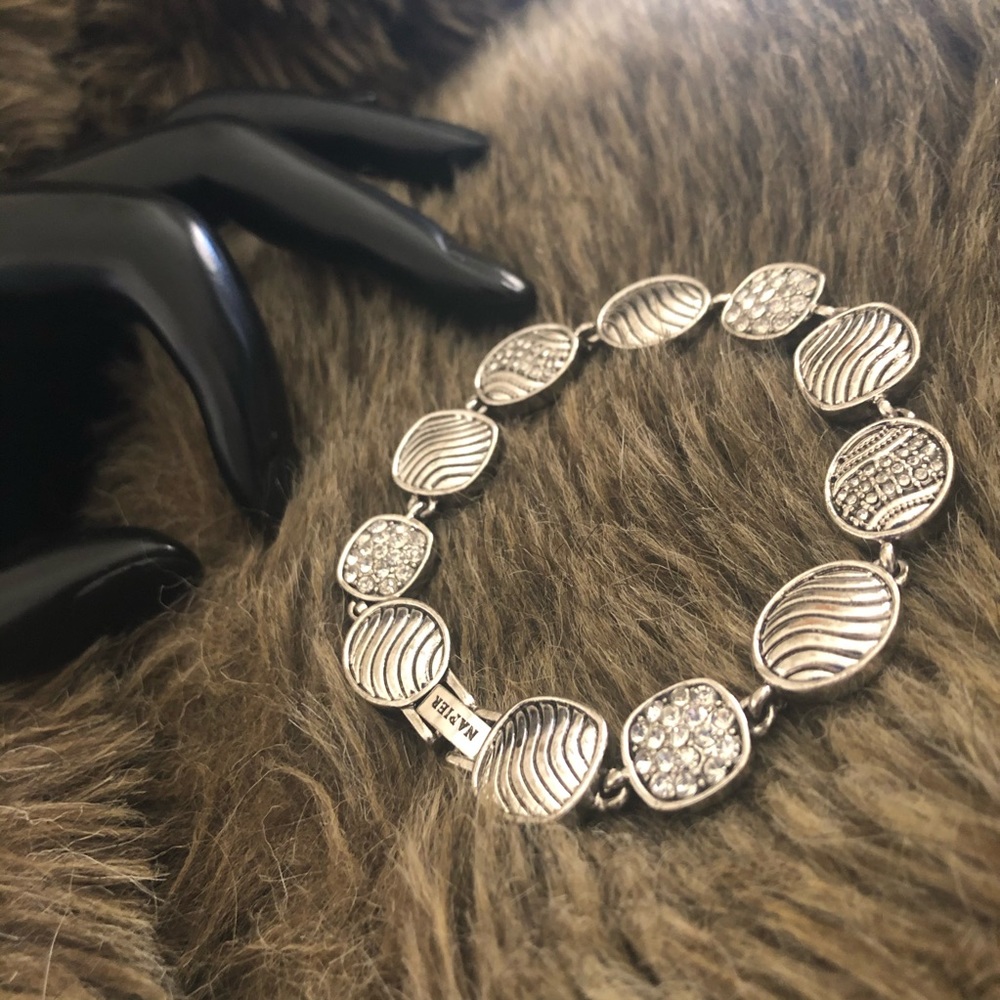 Vintage Napier silver rhinestone accent bracelet